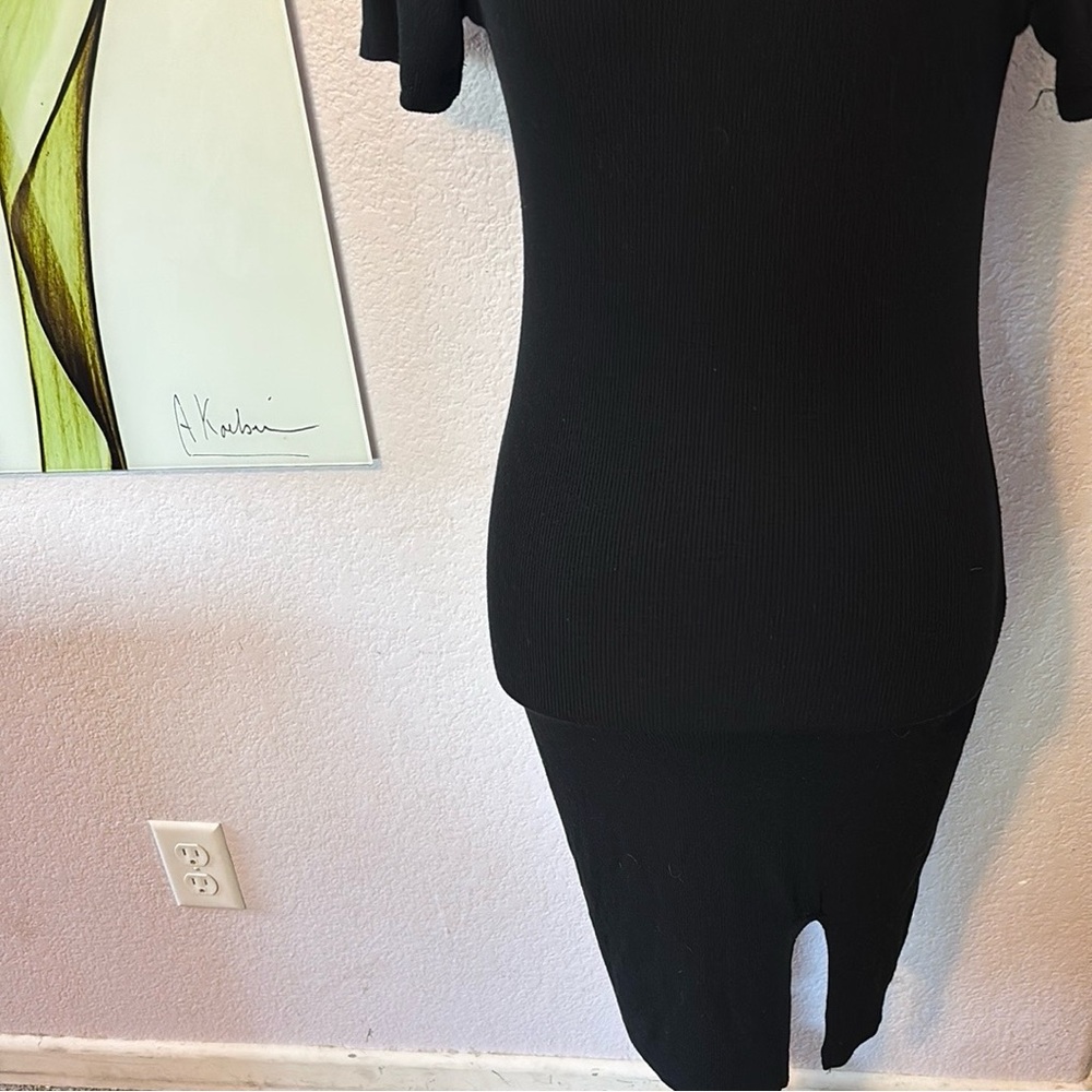 Black dress - Picture 3 of 6
